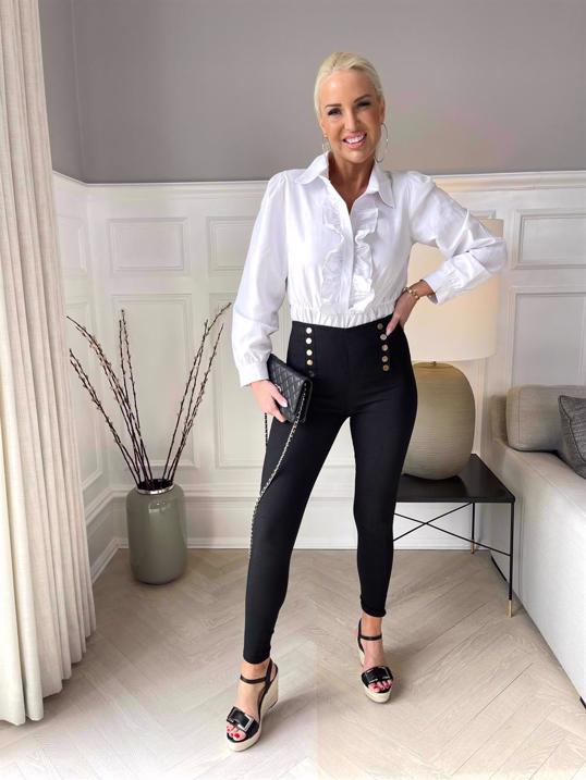 Alin Button - Sorte bukser med guld knapper foran